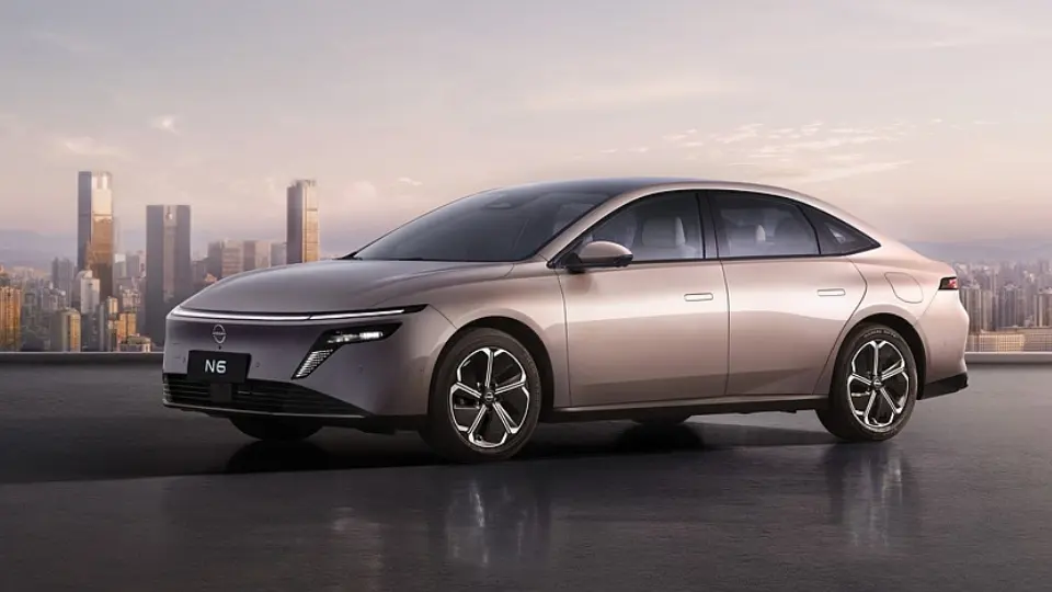 کفپوش چرمی گلدوزی ماشین  نیسان N6 پلاگین هیبرید نامی خودرو (Nissan N6)